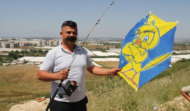 Antalya’da olta ile uçurtma uçurdu, görenler hayran kaldı