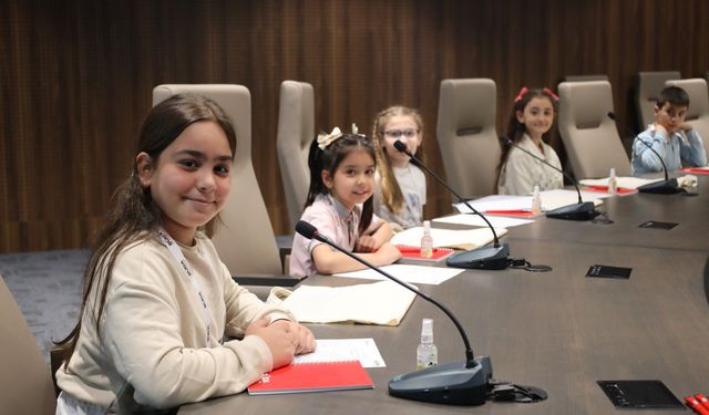 Kocaeli'de Çocuk Çalıştayı: Şehri minik liderler yönetiyor!