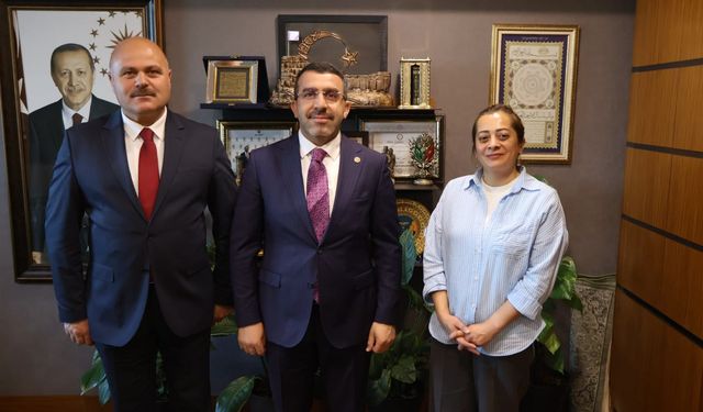 AK Parti Kars Milletvekili Adem Çalkın, İl Başkanı Sancar ve Kadın Kolları ile istişare toplantısı yaptı