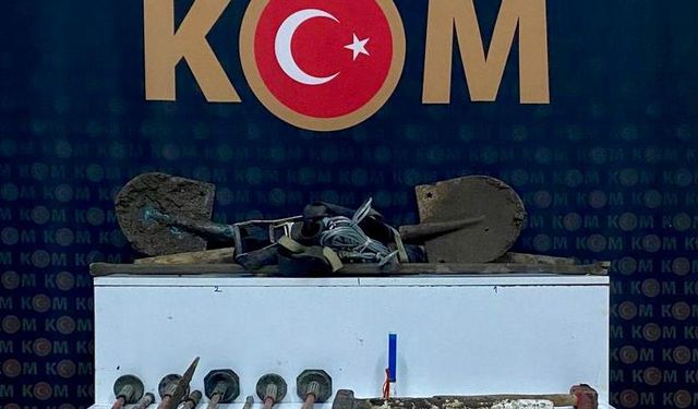 Kars Kalesi’nde kaçak kazı yapan 6 kişi suçüstü yakalandı