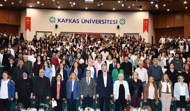 Kafkas Üniversitesinde "5 Mayıs Ebeler ve 12 Mayıs Hemşireler Günü" kutlandı
