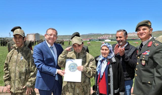 Kars Valisi Ziya Polat, özel bireylerle yemin töreninde buluştu