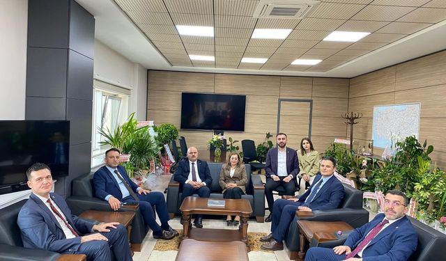 AK Parti Kars Heyeti, Karayolları 18. Bölge Müdürü Hakan Yenilmez’i ziyaret etti