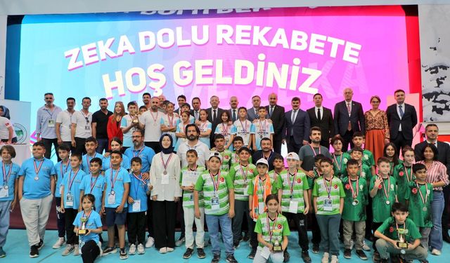 7. Akıl ve Zeka Oyunları Türkiye Finali Kars’ta tamamlandı