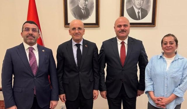 Kars Milletvekili Adem Çalkın, Hazine ve Maliye Bakanı Mehmet Şimşek'i ziyaret etti