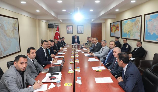Kars’ta sahipsiz hayvanlar için yeni tedbirler masaya yatırıldı
