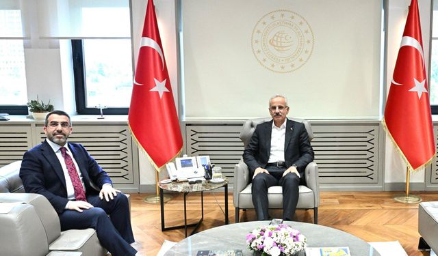 Kars Milletvekili Adem Çalkın, Ulaştırma Bakanı Uraloğlu'nu ziyaret etti
