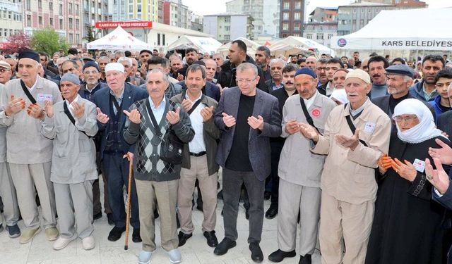 Hacı adayları Kars'tan "Harem-i Şerife" dualarla uğurlandı