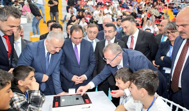 Kars'ta 7. Akıl ve Zeka Oyunları Turnuvası'nın finali start aldı