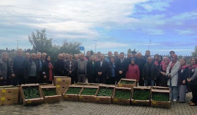 Trabzon'da fidan dağıtım etkinliği gerçekleştirildi