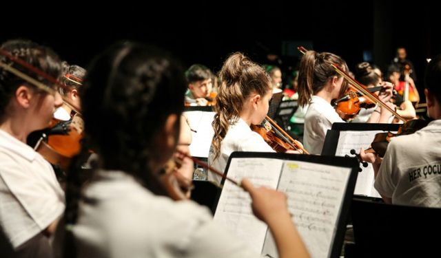 ABB’nin “Her Çocuğa Sanat Projesi”nde orkestra konseri: Başkentlilerden yoğun ilgi