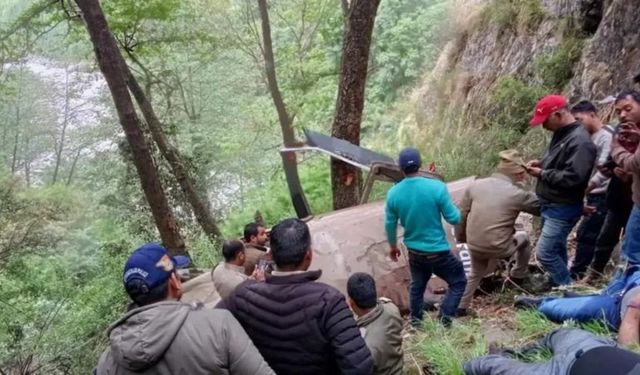 Hindistan’da helikopter kazası: 5 kişi hayatını kaybetti