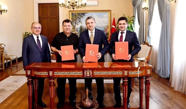 Antalya'da eğitime hayırsever desteği: Erten'den Aksu'ya anlamlı bağış