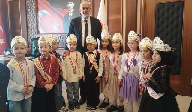 Isparta’da minik Kuran bülbülleri hatim yaptı