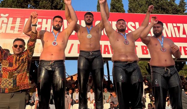 Kemer Belediye güreşçisinden üçüncülük