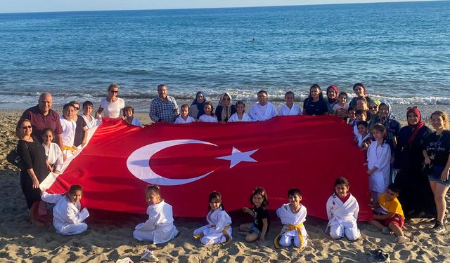 Alanya sahilde karate rüzgarı esti