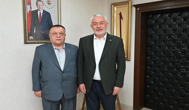 Isparta'da emeklilerden Başkan Başdeğirmen’e hizmet teşekkürü