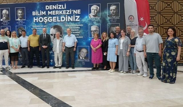 Denizli'de “Bilim ve Sevgi” söyleşisi büyük ilgi gördü