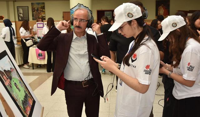 Manisa’da TÜBİTAK 4006 Bilim Fuarı’nda 16 proje sergilendi