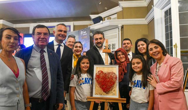 Minik eller sanatla buluştu: ‘Çark ve Salıncak’ Sergisi Başkentlilerle buluştu