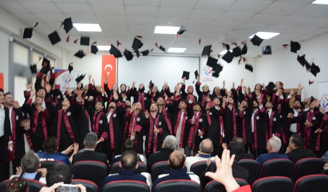 Şalpazarı MYO 4.mezunlarından 47 öğrenci kep sevinci yaşadı