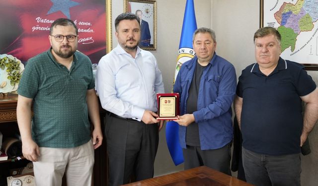 Artvin Trabzonspor Taraftarlar Derneğinden Orman Bölge Müdürü Gürsoy’a ziyaret