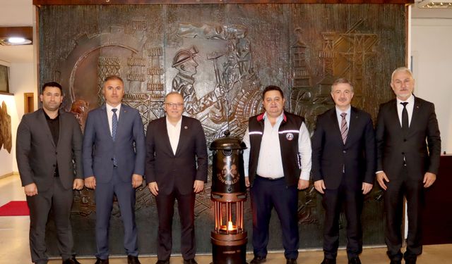 MHP'den GMİS'e ziyaret