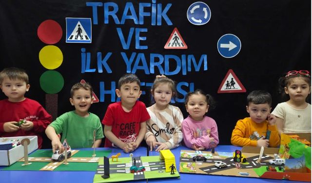 Kocaeli'de çocuklar trafik kurallarını eğlenerek öğrendiler