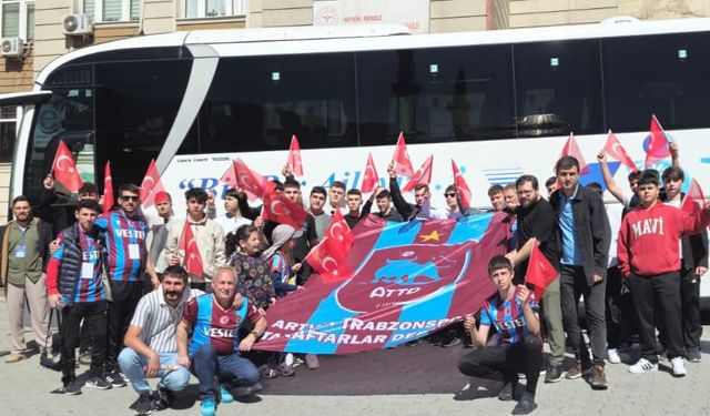 Tarihe yolculuk: Artvinli öğrenciler Anıtkabir ve Çanakkale yolunda