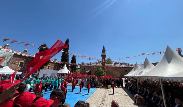 19 Mayıs Bursa'da coşkuyla kutlandı