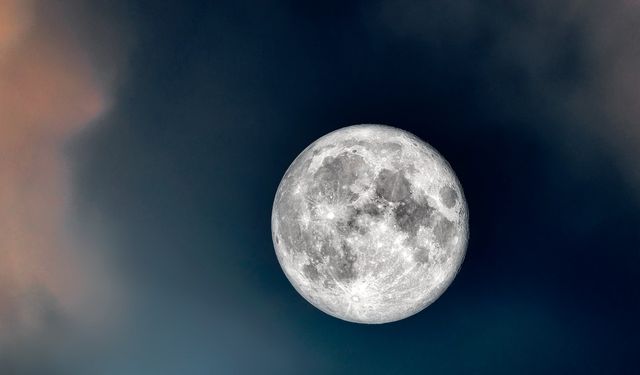 ‘Şehir yok edici’ asteroit Ay’a çarpabilir: Risk yüzde 4,3’e yükseldi