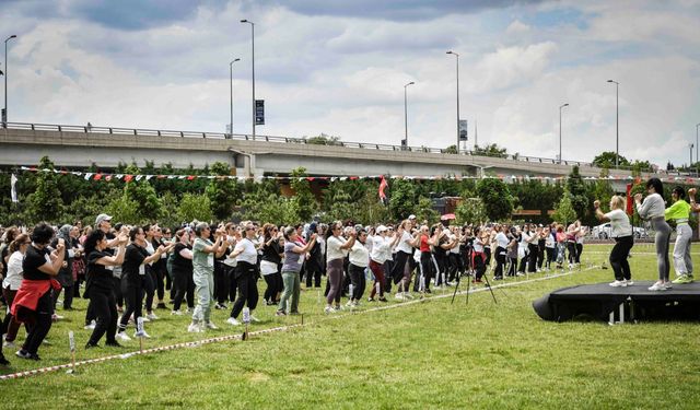 ABB'den rekor denemesi: Başkentli kadınlar Guinness için aerobikte buluştu