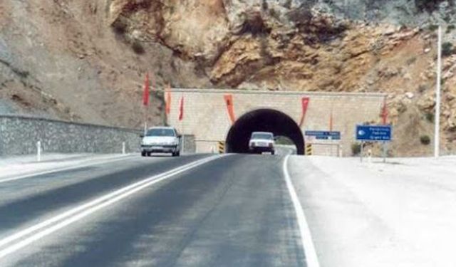 AK Parti Isparta Milletvekillerine yol eleştirisi! "Bu yolda daha kaç kişi ölecek?"