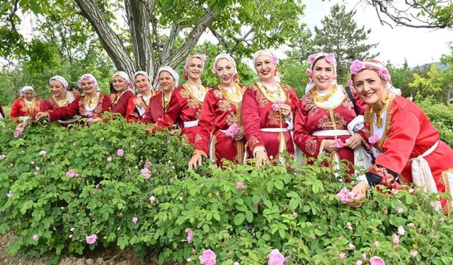Gülün yolculuğunu bizzat yerinde deneyimlediler