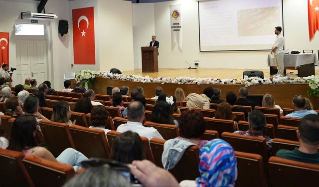 İzmir’de öğretmenlere yapay zekâ eğitimi