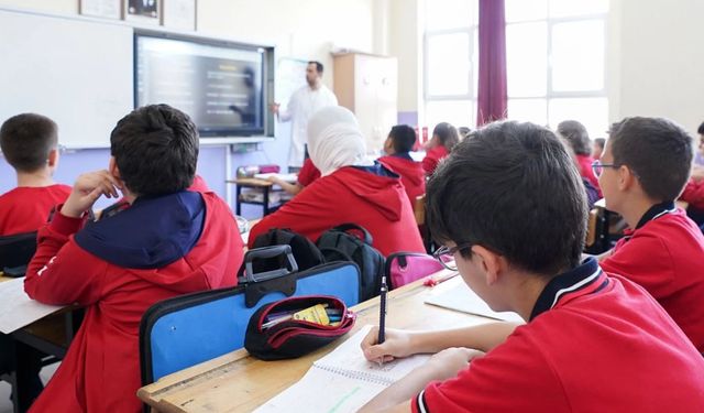 Çoklu yabancı dil modeli 81 ilde genişliyor... Ortaokulun tüm sınıflarında