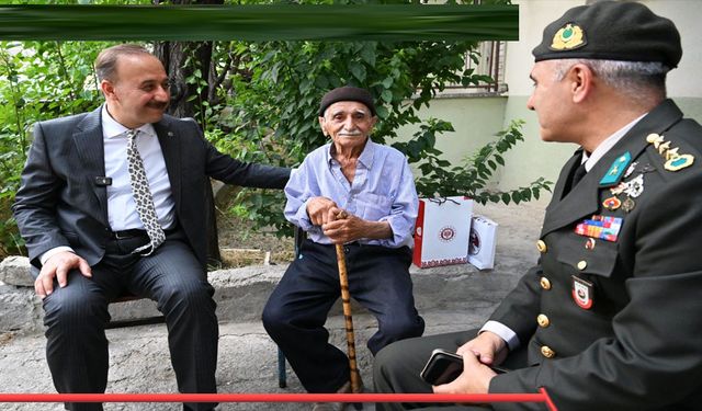 92 yaşındaki Sait Amcadan Mehmetçik’e örnek bağış