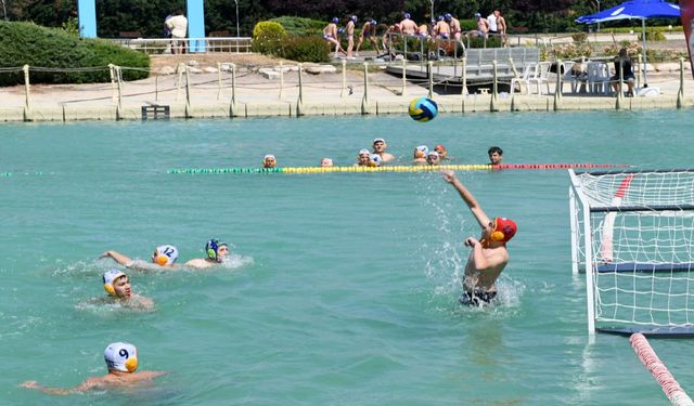 Spor ve eğlence Osmangazi'de Su topu Festivali'nde birleşti