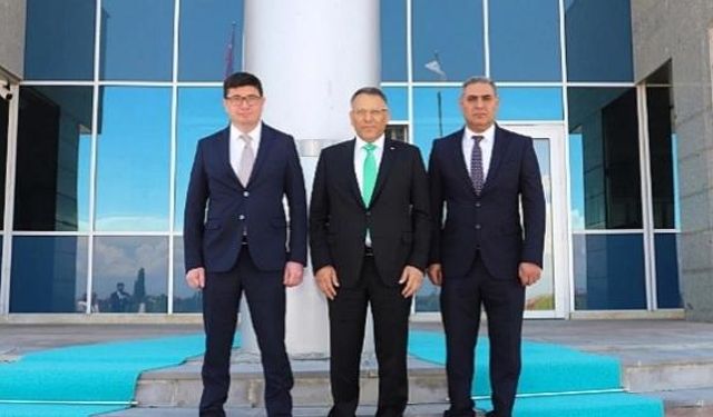 Azerbaycan Kars Başkonsolosu Zamin Aliyev'den Iğdır Üniversitesi rektörüne ziyaret