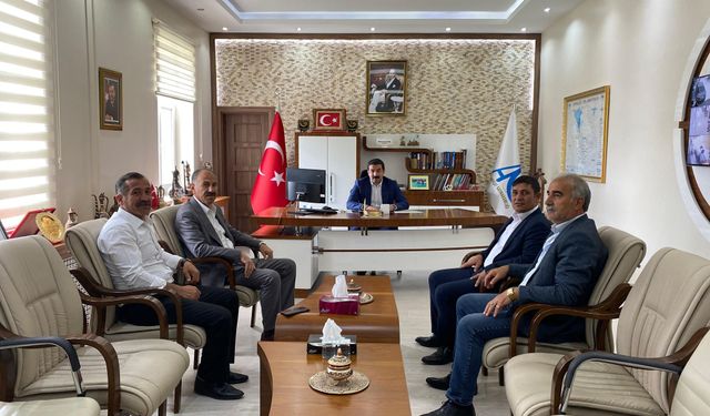 Kaymakam Akköz, Protokol üyeleri ve siyasi parti temsilcileriyle bayramlaştı