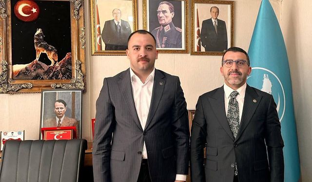 AK Parti Kars Milletvekili Adem Çalkın’dan Ülkü Ocakları Kars İl Başkanlığı’na bayram ziyareti