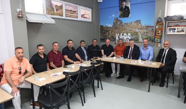 Milletvekili Veysel Tipioğlu’ndan Darıca Kars Derneği’ne ziyaret