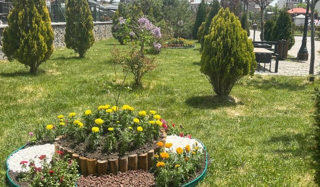 Kars İl Özel İdaresi'nden Bedesten bölgesinde yeni peyzaj çalışmaları