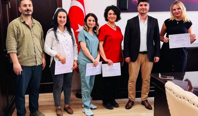 Kars'ta organ bağışına katkı sağlayan sağlık çalışanlarına teşekkür belgesi verildi