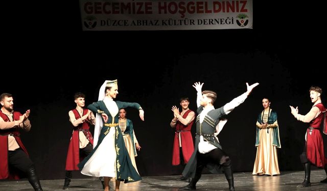 Abhaz Derneği’nin "Kafkas Halk Dansları Gösterisi" büyük alkış aldı