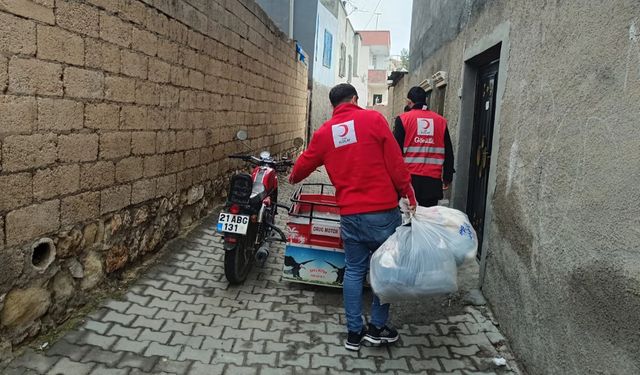 Mardin Kızılay’dan 420 aileye bayramlık hediyesi