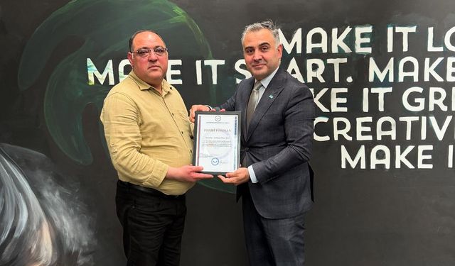 İlhan Kılıç’a Avrupa Azerbaycan Merkezi’nden Fahri Berat Ödülü