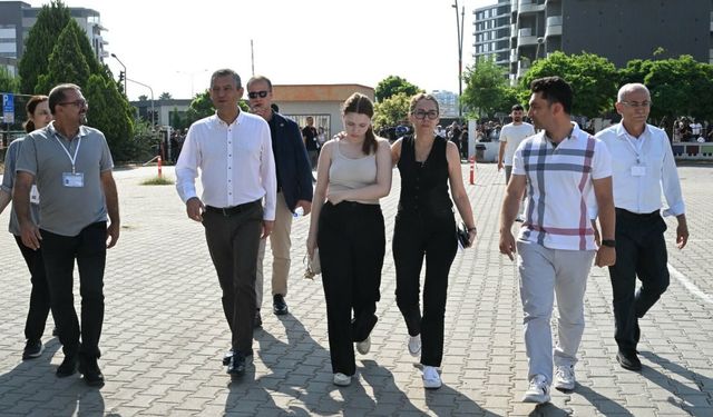 Özgür Özel, Ferdi Zeyrek'in kızını YKS'de yalnız bırakmadı