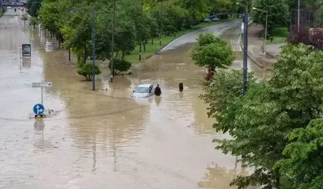 Trabzon’da selde kaybolan Hüseyin Aydın’ı arama çalışmaları sürüyor