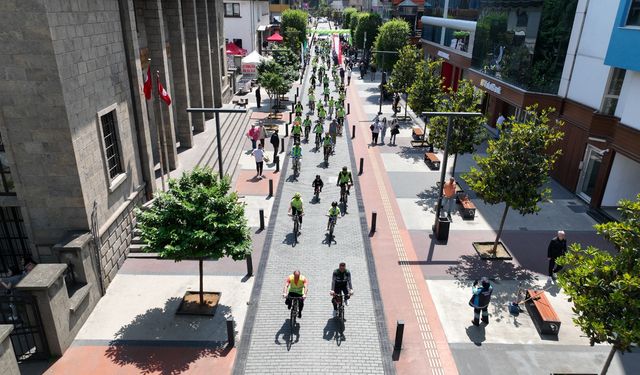 Trabzon'da pedallar sağlık için çevrildi